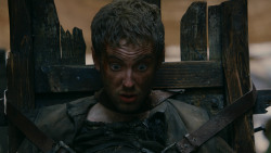 extant_GameOfThrones_2x04-GardenOfBones_2855
