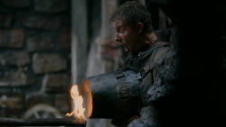 extant_GameOfThrones_2x04-GardenOfBones_2857