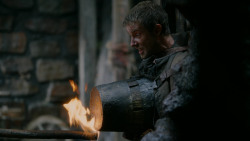 extant_GameOfThrones_2x04-GardenOfBones_2858