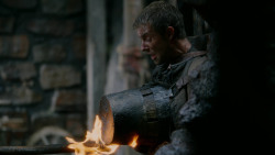 extant_GameOfThrones_2x04-GardenOfBones_2863