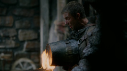 extant_GameOfThrones_2x04-GardenOfBones_2865
