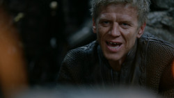 extant_GameOfThrones_2x04-GardenOfBones_2873