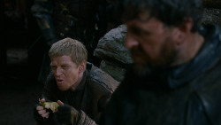 extant_GameOfThrones_2x04-GardenOfBones_2883