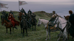 extant_GameOfThrones_2x04-GardenOfBones_3018