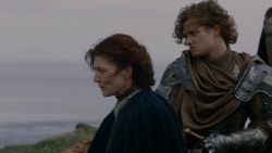 extant_GameOfThrones_2x04-GardenOfBones_3036