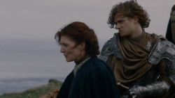 extant_GameOfThrones_2x04-GardenOfBones_3038