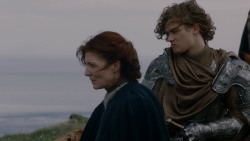 extant_GameOfThrones_2x04-GardenOfBones_3041