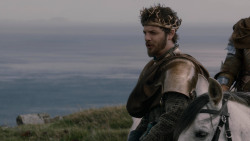 extant_GameOfThrones_2x04-GardenOfBones_3053