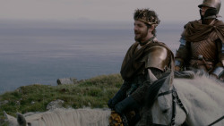extant_GameOfThrones_2x04-GardenOfBones_3073