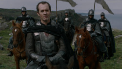 extant_GameOfThrones_2x04-GardenOfBones_3087
