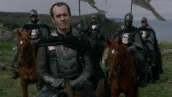 extant_GameOfThrones_2x04-GardenOfBones_3088