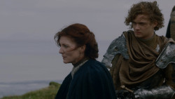 extant_GameOfThrones_2x04-GardenOfBones_3107