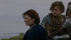 extant_GameOfThrones_2x04-GardenOfBones_3110