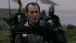 extant_GameOfThrones_2x04-GardenOfBones_3117