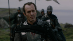 extant_GameOfThrones_2x04-GardenOfBones_3144