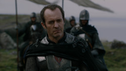 extant_GameOfThrones_2x04-GardenOfBones_3147