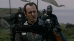 extant_GameOfThrones_2x04-GardenOfBones_3156