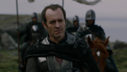 extant_GameOfThrones_2x04-GardenOfBones_3162