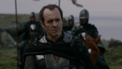 extant_GameOfThrones_2x04-GardenOfBones_3163