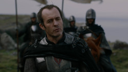 extant_GameOfThrones_2x04-GardenOfBones_3166