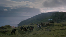 extant_GameOfThrones_2x04-GardenOfBones_3174