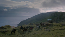 extant_GameOfThrones_2x04-GardenOfBones_3176