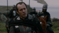 extant_GameOfThrones_2x04-GardenOfBones_3184