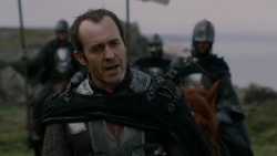 extant_GameOfThrones_2x04-GardenOfBones_3193