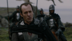 extant_GameOfThrones_2x04-GardenOfBones_3203