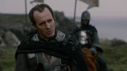 extant_GameOfThrones_2x04-GardenOfBones_3237