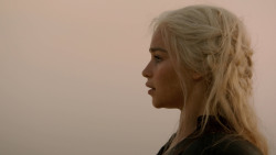 extant_GameOfThrones_2x04-GardenOfBones_3305