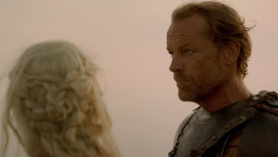 extant_GameOfThrones_2x04-GardenOfBones_3315