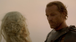 extant_GameOfThrones_2x04-GardenOfBones_3317
