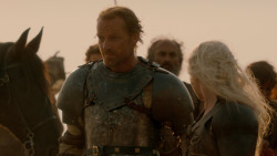 extant_GameOfThrones_2x04-GardenOfBones_3322