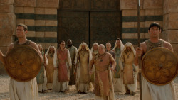 extant_GameOfThrones_2x04-GardenOfBones_3339