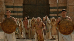 extant_GameOfThrones_2x04-GardenOfBones_3341