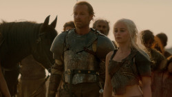 extant_GameOfThrones_2x04-GardenOfBones_3344