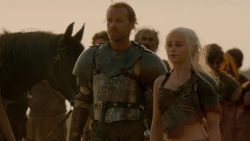 extant_GameOfThrones_2x04-GardenOfBones_3345