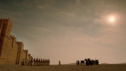 extant_GameOfThrones_2x04-GardenOfBones_3360