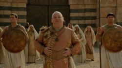 extant_GameOfThrones_2x04-GardenOfBones_3363