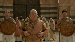 extant_GameOfThrones_2x04-GardenOfBones_3375