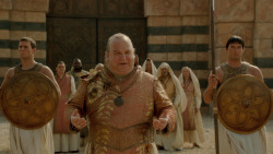 extant_GameOfThrones_2x04-GardenOfBones_3377