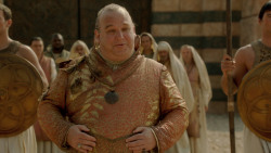 extant_GameOfThrones_2x04-GardenOfBones_3384