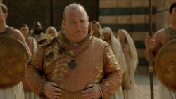 extant_GameOfThrones_2x04-GardenOfBones_3389