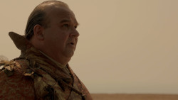 extant_GameOfThrones_2x04-GardenOfBones_3394