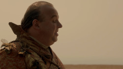 extant_GameOfThrones_2x04-GardenOfBones_3407
