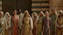 extant_GameOfThrones_2x04-GardenOfBones_3411
