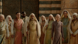 extant_GameOfThrones_2x04-GardenOfBones_3413