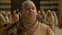 extant_GameOfThrones_2x04-GardenOfBones_3421