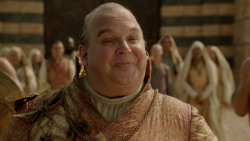 extant_GameOfThrones_2x04-GardenOfBones_3424
